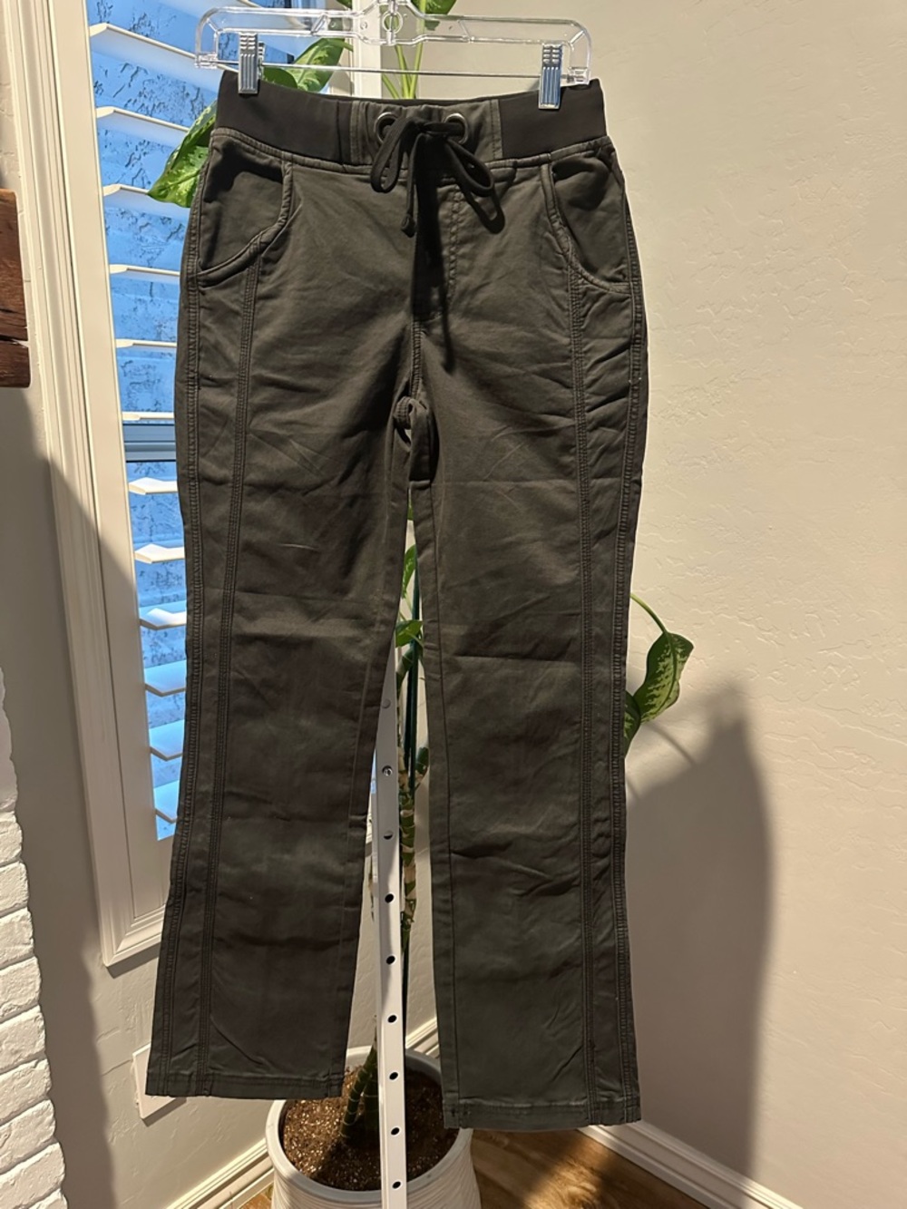 Flamingals Solid Stitch Detail Drawstring Mid Rise Straight Leg Cargo XS NWT - Picture 7 of 8